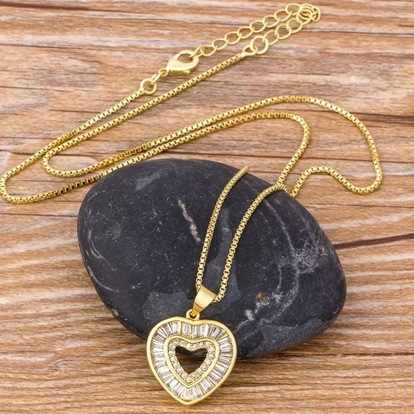 Gorgeous Gold Heart Necklace - Picture 2 of 5